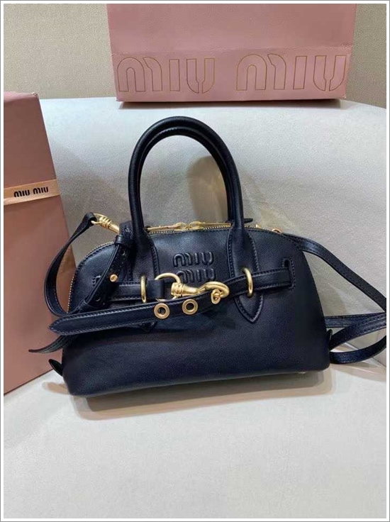 a19bc78489ca4ddbb3788dc075478a91_1763730813_0285.jpg a19bc78489ca4ddbb3788dc075478a91_1763730813_0285.jpg