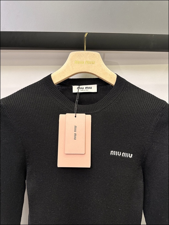 b530600aeba631ded377486fc2e9967e_1763643627_6937.jpg b530600aeba631ded377486fc2e9967e_1763643627_6937.jpg