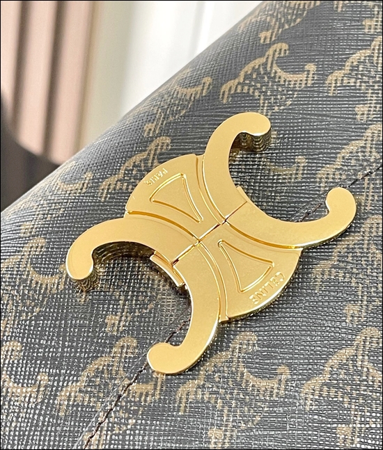 f7d8cfce74ee431c8b2bfb6f1691f82d_1764214118_9943.jpg f7d8cfce74ee431c8b2bfb6f1691f82d_1764214118_9943.jpg