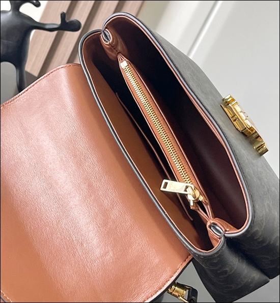 f7d8cfce74ee431c8b2bfb6f1691f82d_1764214120_8327.jpg f7d8cfce74ee431c8b2bfb6f1691f82d_1764214120_8327.jpg