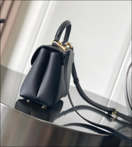 f7d8cfce74ee431c8b2bfb6f1691f82d_1764214240_3493.jpg f7d8cfce74ee431c8b2bfb6f1691f82d_1764214240_3493.jpg