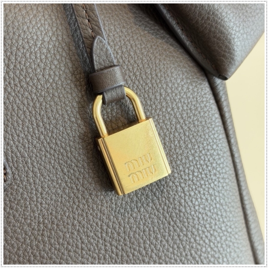 8e3aa2cef577caacfea88a4e0b24a97b_1765164159_9601.jpg 8e3aa2cef577caacfea88a4e0b24a97b_1765164159_9601.jpg