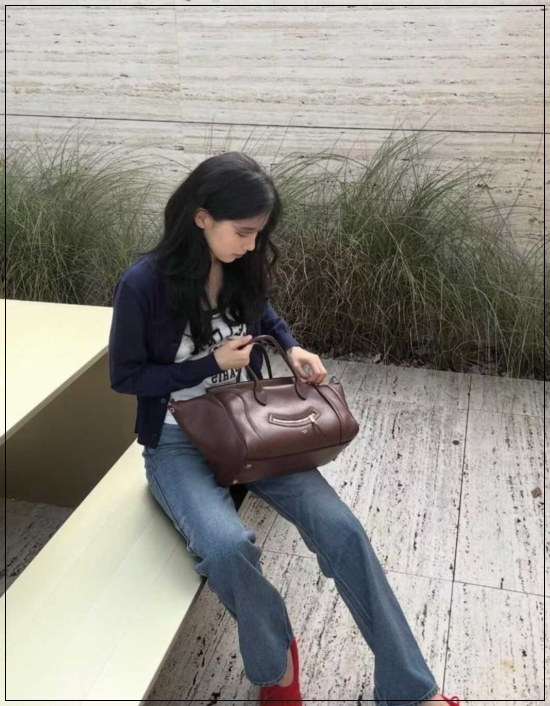 c503cd78a8a3a4834efa65d9fbb35b88_1764745845_3608.jpg c503cd78a8a3a4834efa65d9fbb35b88_1764745845_3608.jpg