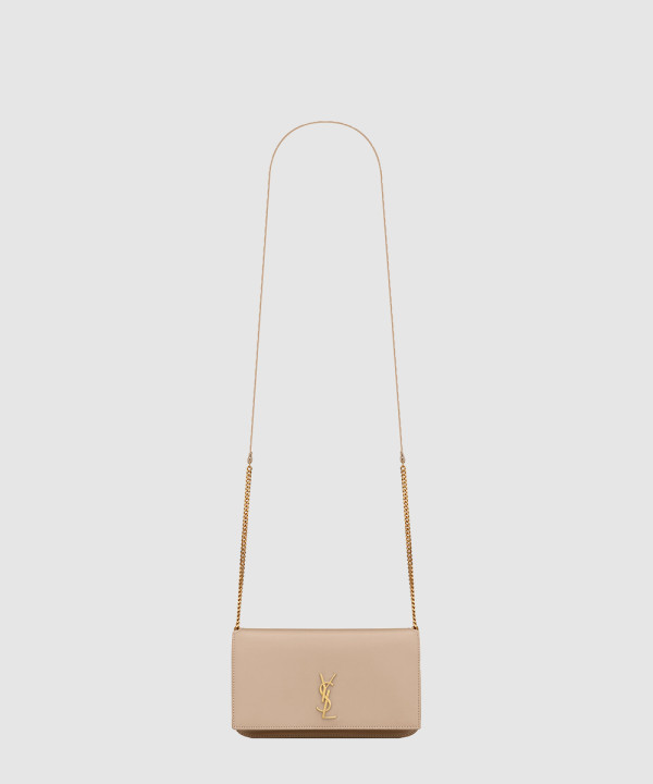 [SAINT LAURENT-생로랑] 스무스 가죽 소재의 스트랩 장식 MONOGRAM 폰 홀더 635095