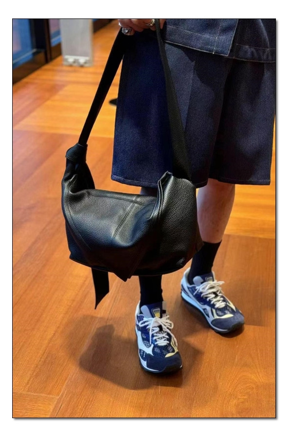 기하학적 그림을 사용한 보테가베네타 소이어-Sawyer big bag