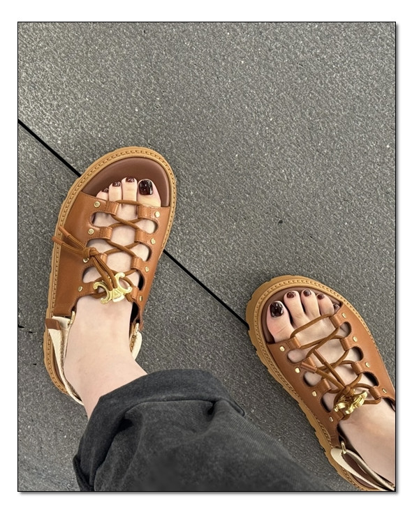 빌리 청.키한 셀린느 샌들 한가지만 선택할수 있다면 고민없이 픽할수 있는 Shose