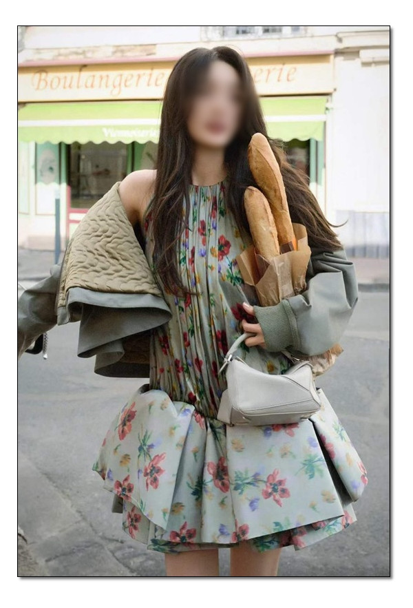 페더라이트 기하학적인 큐브 형태의 로에베 퍼즐백 편안한 감각을 느껴보자.