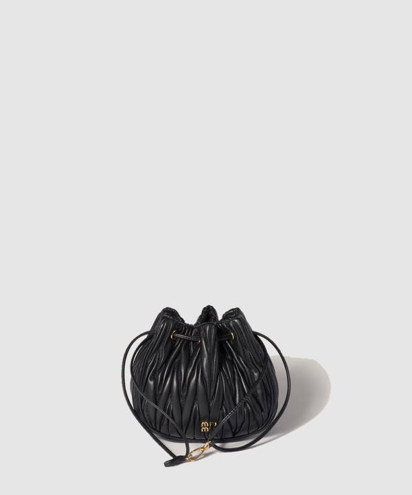 [MIU MIU-미우미우] 마테라쎄 나파 가죽 파우치 5ND022