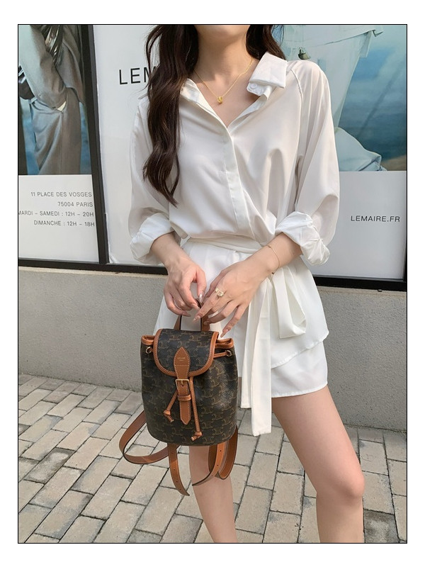 Size에 따라 변화무쌍함을 느낄수 있는 셀린느 폴코 백팩의 특별함!