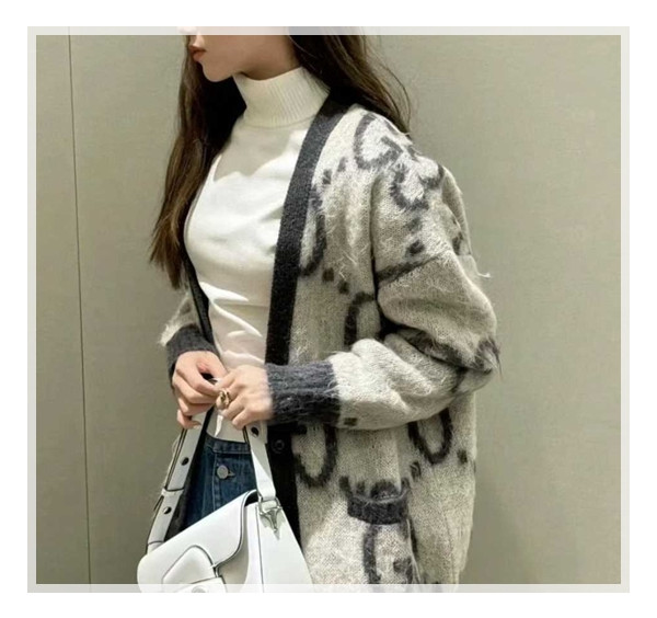 뒤집으면 달라지는 구찌 가디건 리버시블/역대급 인기를 누리는 클래식템