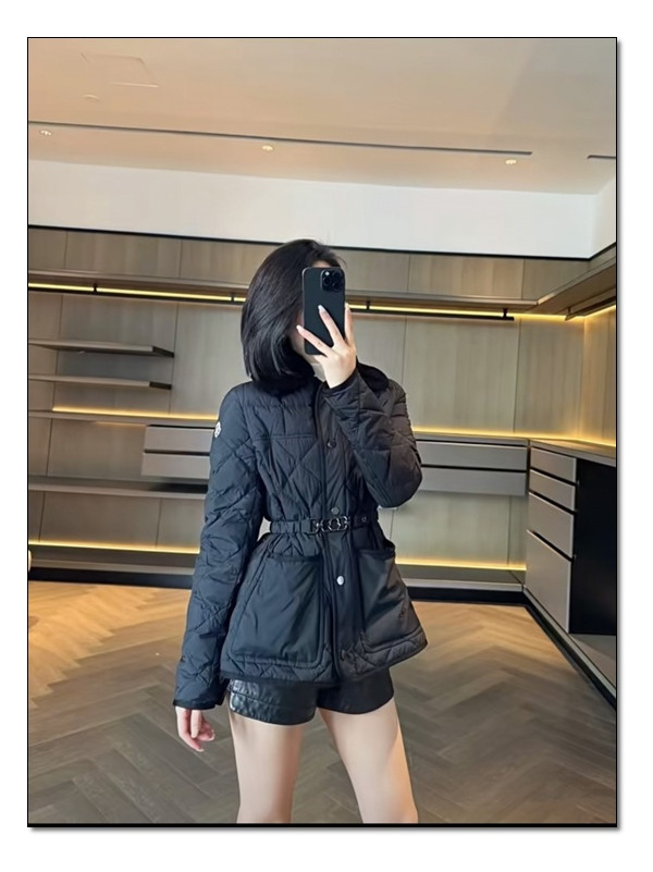 여성스러운 실루엣의 대표주자 Cygne 몽클레어 시그네 :) 사랑스럽다!