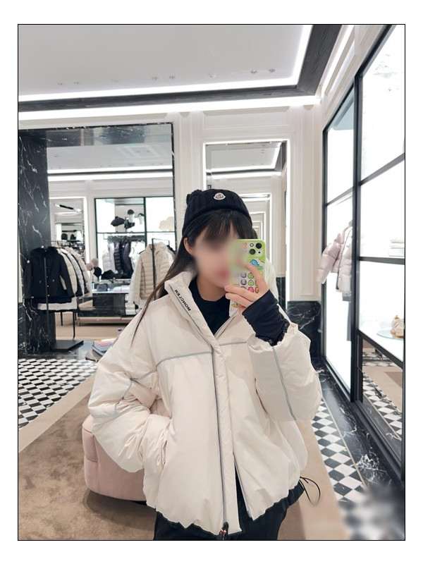 힙스러운 스타일링을 원한다면 !!! 후드 쇼트 다운 Klais 몽클레어 숏패딩