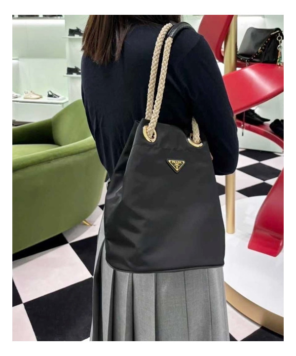 가벼움의 끝판왕!!! 프라다 마리너 Small 리나일론으로 만든 Bag