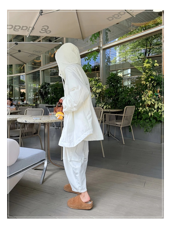 소프트 플랫폼 하나면 올 winter 준비 끝! 발렌시아가 뮬 알래스카로 느껴보세요.