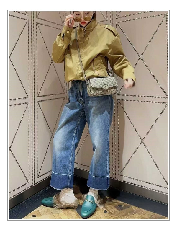 결정장애인 사람들은 산뜻한 형태의 구찌 미니백 Petite로 선택하세요~