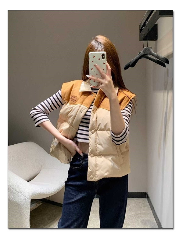 25 FW 한겨울에도 문제 없는 미우미우 패딩조끼 - 시선 확 쏠리는 꿀팁