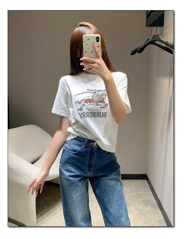 사계절 입는 버버리 반팔티 티셔츠, daily 치트키라 불리는 이유를 함께 분석~!