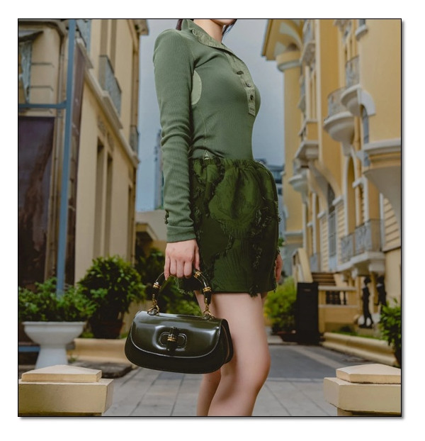 센스티브하면서도 독보적인 아우라를 자랑하는 구찌 뱀부백의 이모저모를 알고싶은 이유!!