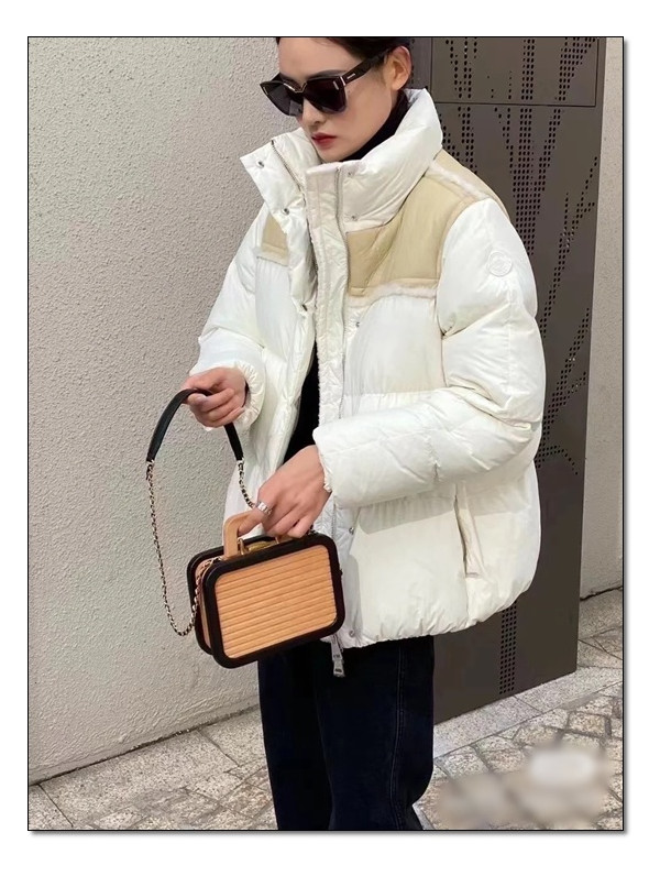 Jotty 포플린 다운 재킷 몽클레어 조티 시어링 요크가 특징적인 이슈를 보여주다!