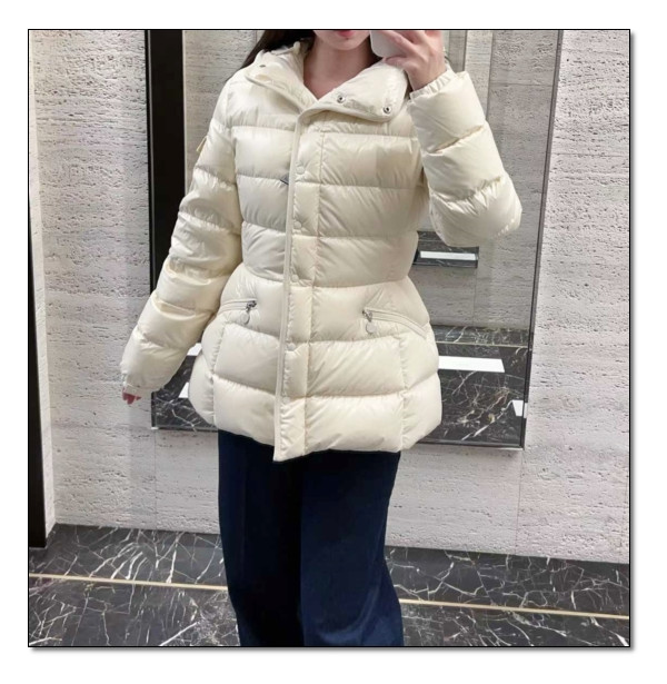 뒤태 보고 반하고 따뜻함에 놀라는 몽클레어 바란테 다운재킷 매일 입어요.