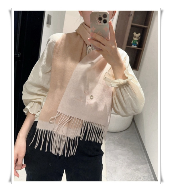 폭신한 구름을 두른듯한 로로피아나 머플러 / 오~래 쓰는 이유 탐색 / 착용샷 포함