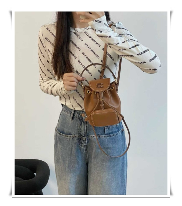 나만의 위시리스트 1순위를 뽑는다면 = 미우미우 가죽 백팩의 모든것 탐구시간