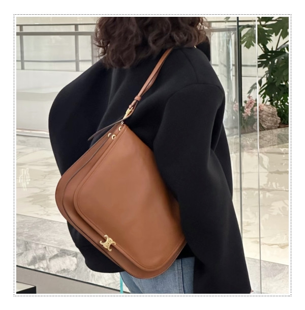 빠르게 만나보는 SS26 따끈따끈 신.상 셀린느 소프트 베사체 이모저모 알아보기