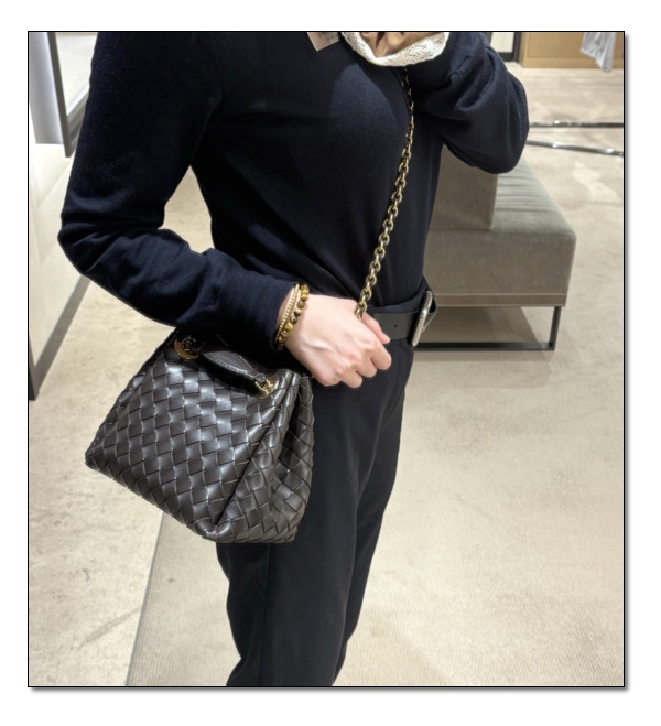 Wish List 1순위 보테가베네타 스몰 파라슈트 레더 결이 장난 아니야!!!