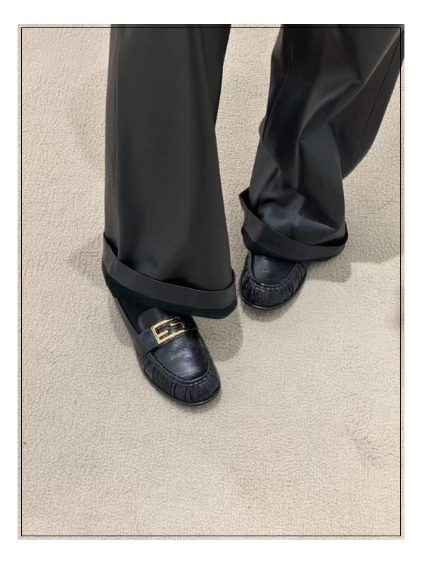 두고두고 활용할 펜디 로퍼 바게트 모카신 Shoes의 진심인 분들이 추천 하는 그 아이템