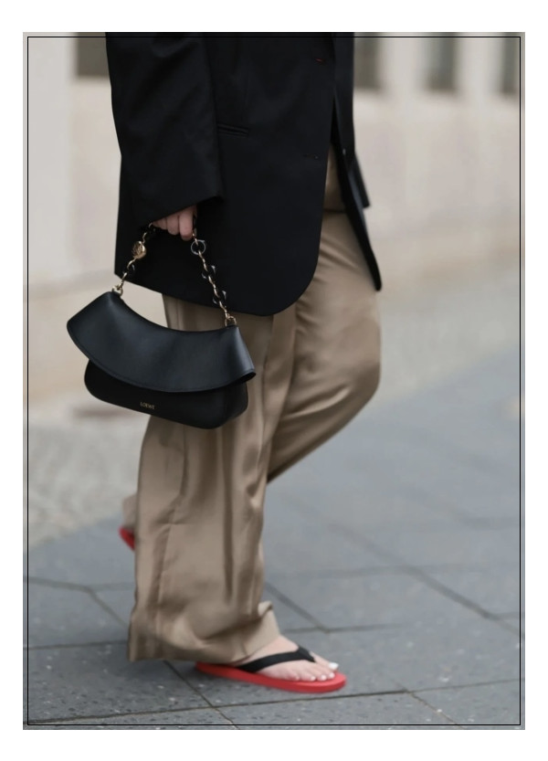 일상에 보석같은 반짝임을 더하는 로에베 올라 / 미디엄 Ola 구석구석 분석