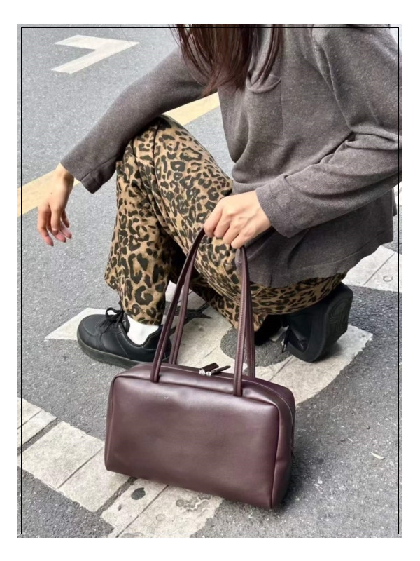 콰이어트의 정석 = 더로우 아스트라 볼링백 상세 후기,지속 가능한 미니멀리즘