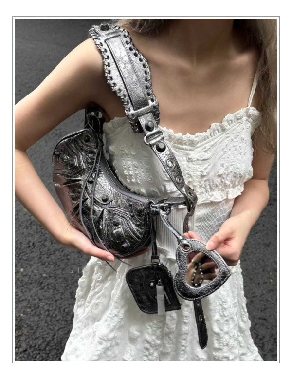 모터백의 부활 = 발렌시아가 르카골 실물 후기 부터 코디법을 꼼꼼하게 분석