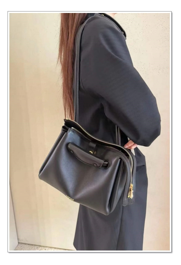 공예의 나라에서 트라페즈 형태를 완성하는 로에베 마드리드, 본고장인 Madrid 에서~