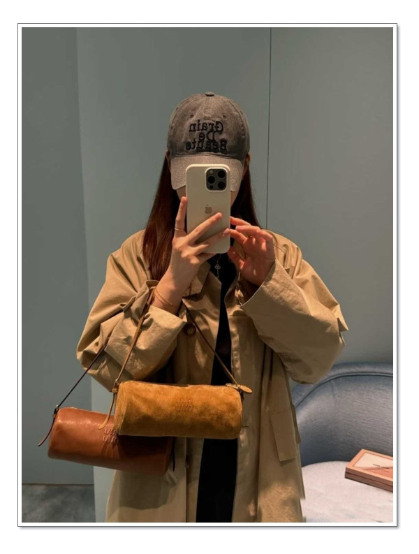 실린더백 = 미우미우 숄더백 파우치 상큼,발랄함을 품고 있는 개성있는 핸드백